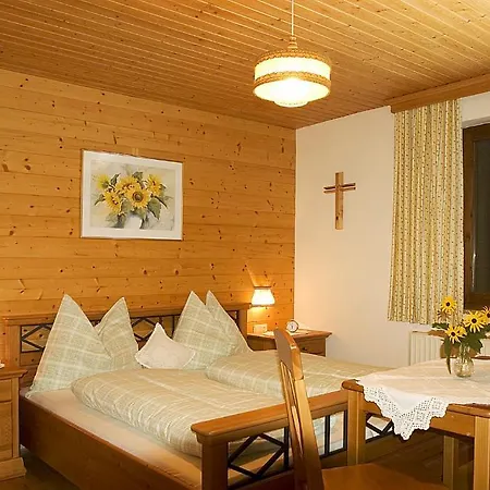 Farm stay Kinder-bauernhof Ederbauer