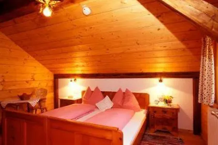 Farm stay Kinder-bauernhof Ederbauer *